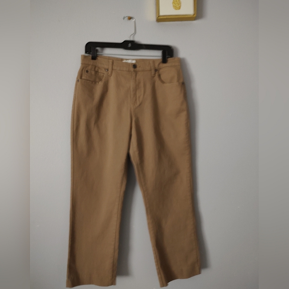 Lee Jeans women's size 8 color light brown Good Condition Relaxed Fit